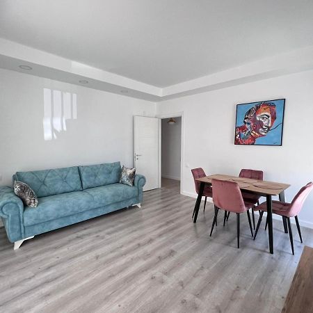 Cosmopolis Bliss: Your Home Away From Home Stefanestii de Jos Dış mekan fotoğraf