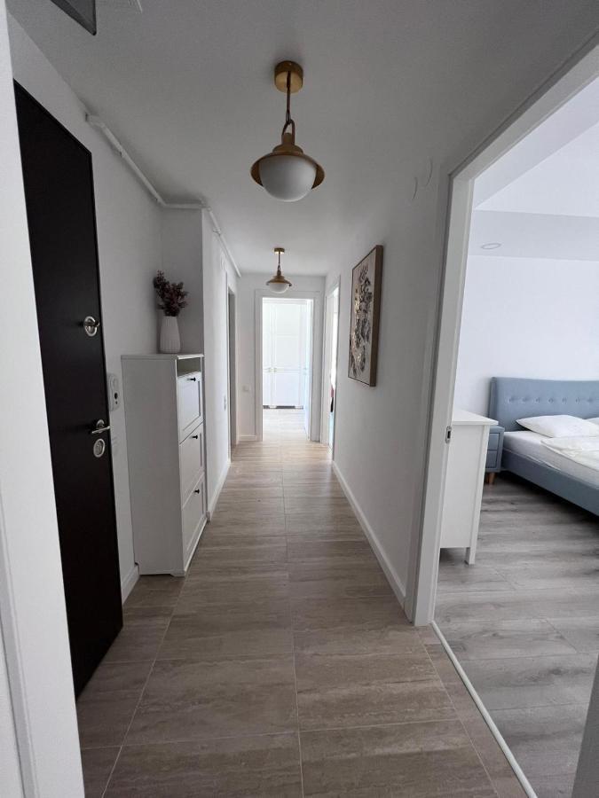 Cosmopolis Bliss: Your Home Away From Home Stefanestii de Jos Dış mekan fotoğraf