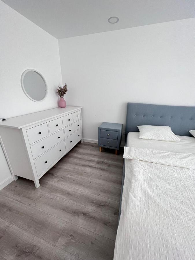 Cosmopolis Bliss: Your Home Away From Home Stefanestii de Jos Dış mekan fotoğraf
