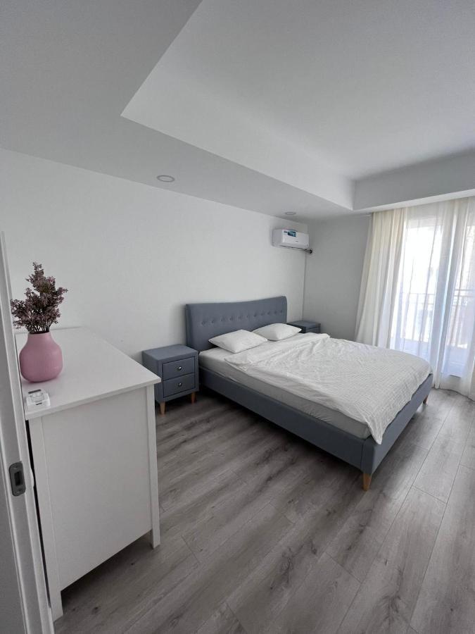 Cosmopolis Bliss: Your Home Away From Home Stefanestii de Jos Dış mekan fotoğraf